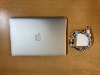 MacBook Air 13″ (Early 2015) - 8 GB / 256 GB - 10