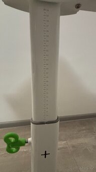 Certifikovaný rostoucí stůl s žídlí - 10