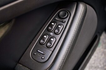 Jaguar S-Type 4.2 V8 Executive - 10