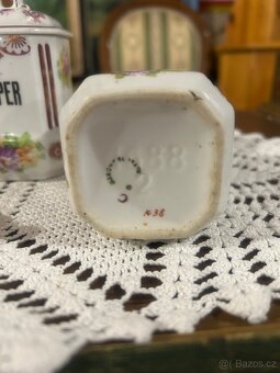 Starožitné porcelánové kořenky - 10