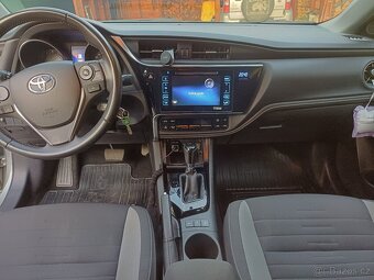 Prodám Toyota Auris combi 1,2 T, automat - 10