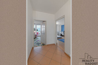 Prodej 3+1, 74,5 m², Znojmo – prostorný, s balkonem a sklepe - 10