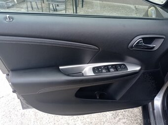 Fiat Freemont 2.0JTD 125kW/7míst/Výhřev/1Maj - 10