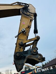 Pásové rypadlo Caterpillar 320W - 10