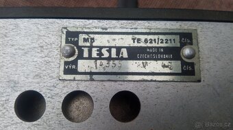Tesla - starý bakelitový telefon s kličkou. - 10