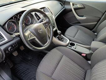 Opel Astra 1.4 T, servis, PĚKNÁ VÝBAVA A STAV - 10