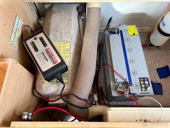 Karavan Knaus Sunshine 495-Palandy, plynový bojler,pojezd - 10