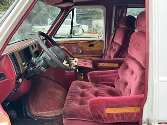 1994 Chevrolet G20 Gladiator - Glaval Vans - 10