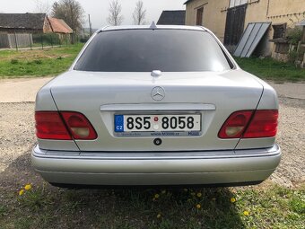 Mercedes Benz W210 E420 V8 - 10