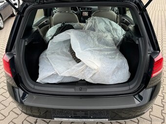 VW e-Golf 2020, LED, 100kw, 250km, Keyless, Tepelko, kůže - 10