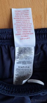 NOVÉ sportovní kraťasy NIKE dětské S - 10
