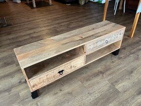 Designový TV stolek z mangového dřeva - 10