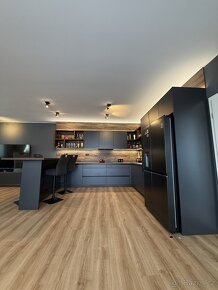 Prodej stylově zařízené jednotky 111 m2 - Hluboká n. Vltavou - 10
