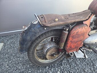 Jawa 250/559 s doklady - 10
