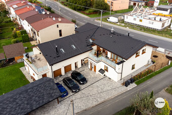 Bytová jednotka 4+kk (202 m2) v rodinném domě s terasou a dv - 10