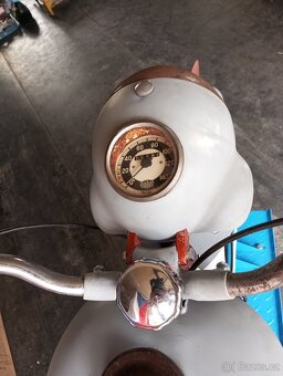 Jawa pérák 250 - 10