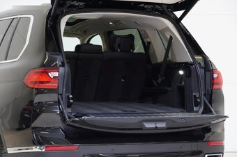 BMW X7, 40D,SOFTCLOSE,PANO,HUD,ČR,DPH - 10