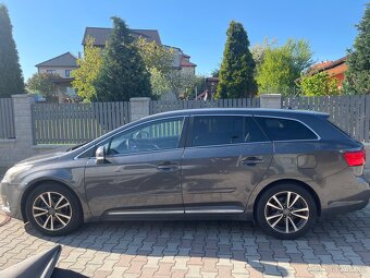 Toyota Avensis - 10