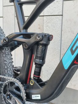 GT Sensor 29 Carbon Elite roku 2019 - 10