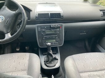 VW Sharan AUY, 85 kW, 7 míst - 10