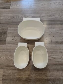 Přebalovací stůl, tvrdá přebalovací podložka, úložné koše - 10