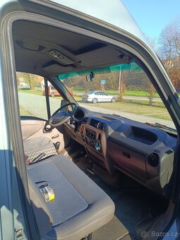 Renault master 2.2 dci L2h2 šestimístný - 10