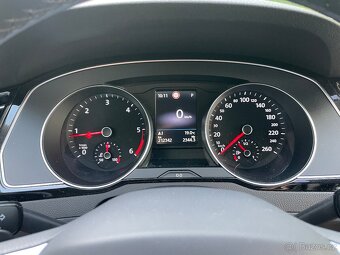 VW Passat B8 2.0 TDI 110kW DSG Tažné ACC Kamera Navi Virtual - 10