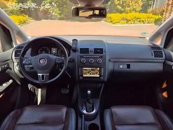 Touran 2.0TDI 130kW DSG,Highline,webasto,tažné,kamera,xenon - 10