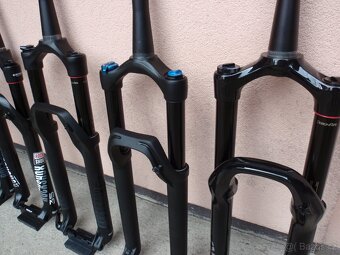 Nové vidlice Fox, Rock Shox, SR Suntour - 10