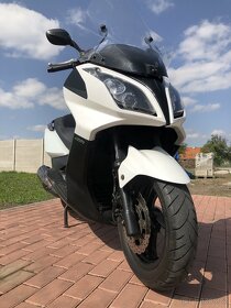 Kymco Downtown 125i - 10