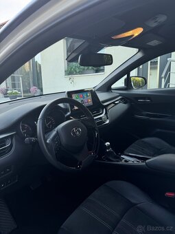 TOYOTA C-HR GR Sport 2.0 Hybrid 2022 - 10