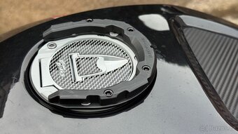Aprilia Tuono V4 1100 Factory Top Stav - 10