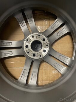 Original zimni Mercedes GLE r20 v167 c167 + 275/50/20 99% - 10