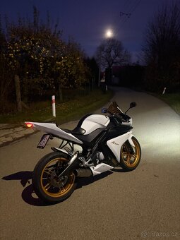 Yamaha YZF-R125 - 10