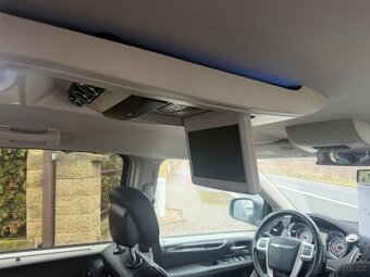 Chrysler Town Country 3,6 LPG DVD Limit 2014 - 10