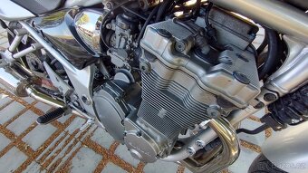 Suzuki bandit 600N - 10