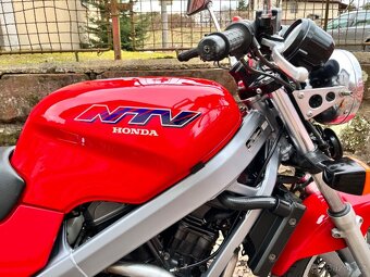 Honda NTV 650 RC33 + kufry GIVI - TOP STAV - 10