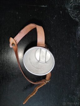 Vojenské přilby,čutora , hliníkový kelímek+vojenská svítilna - 10