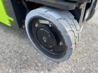 Ekologická nůžková plošina Zoomlion ZS0808AC - Li - 10