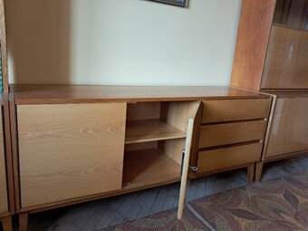 sestava obyvákových skříněk - 10