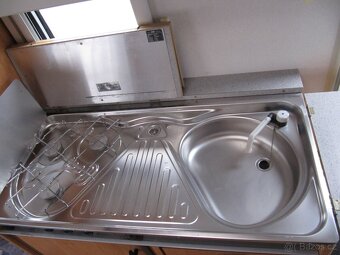 Prodám karavan Knaus Sudwind 450 uf,r.v.1993 + předstan. - 10