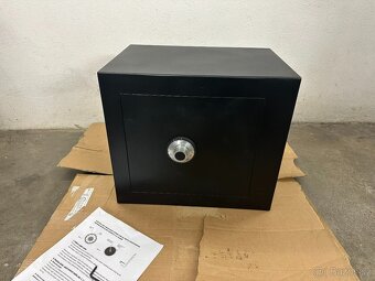 TREZOR, NÁBYTKOVÝ TREZOR , SEJF - JAKO NOVÝ - - 10