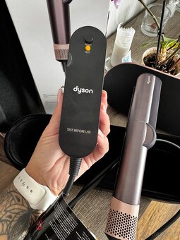 Žehlička na vlasy Dyson Airstrait HT01 jasper plum - 10