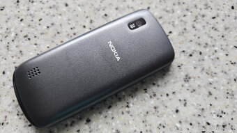 Nokia Asha 300, volná na všechny operátory. - 10