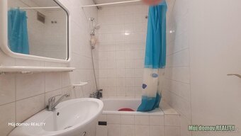 Byt k pronájmu ve vile s bazénem, 1+kk, 33m, balkon 1,5m2, - 10