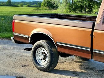 1989 Ford F-250 7.5 V8 XLT | 4x4 | MANUAL | HARDTOP - 10