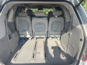 Kia Carnival 2,9Crdi 136Kw - 10