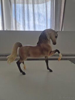 Breyer Traditional - 10
