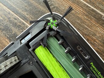 Robotický vysavač Roomba S9+ s dokem a příslušenstvím - 10