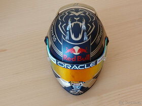 Predám Max Verstappen 2023 Red Bull F1 majstrovská helma 1:2 - 10